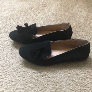 Black loafers with tassel